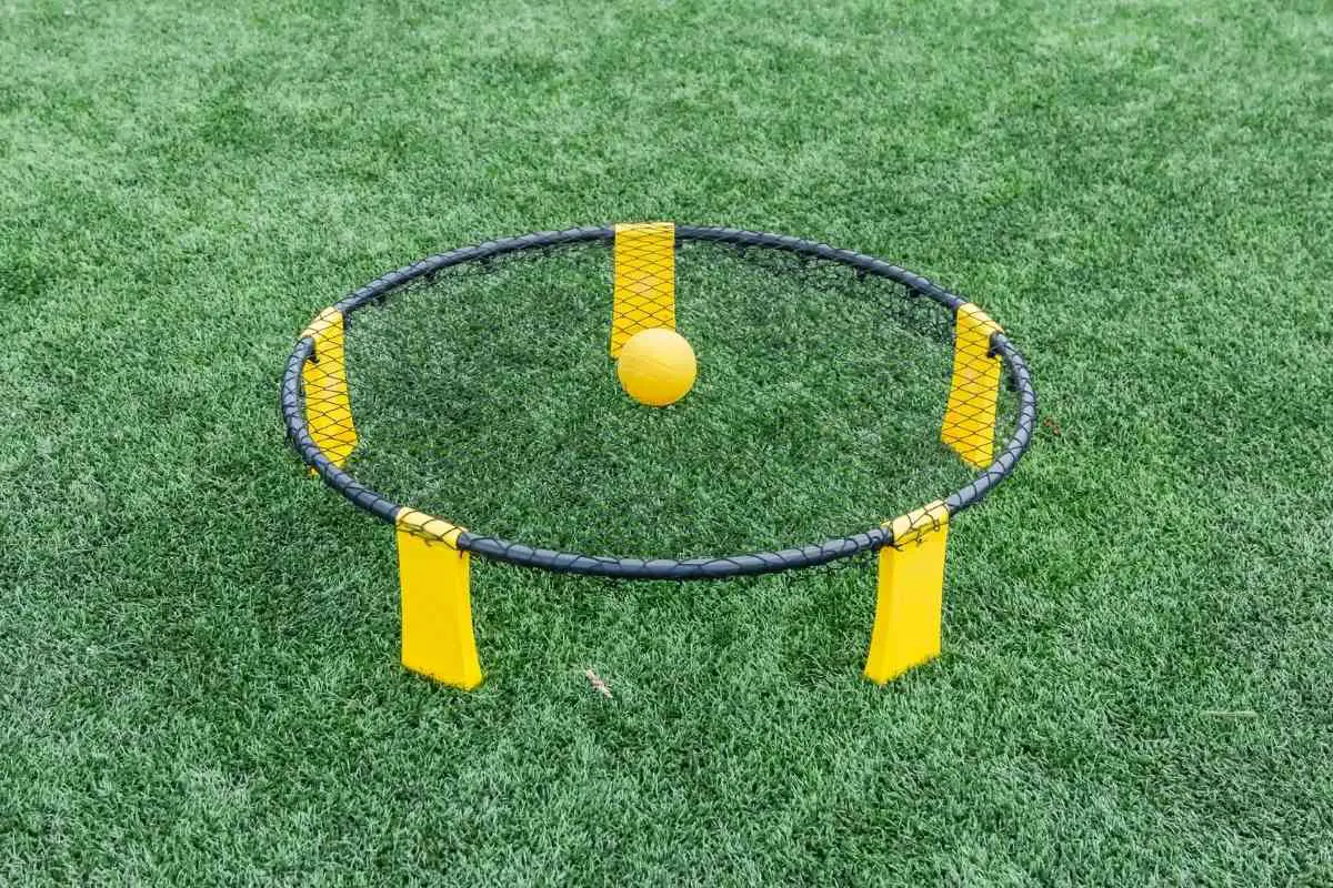 can-you-play-spikeball-with-two-players