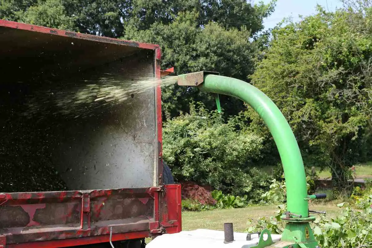 3 Best Mulcher Chippers (Heavy Duty Garden Chippers)